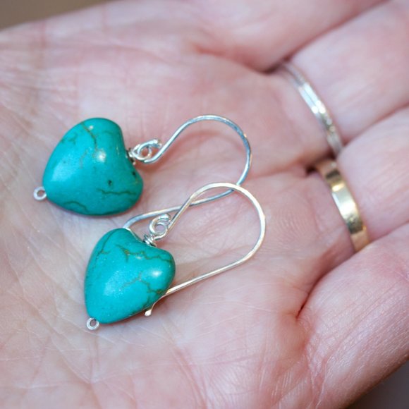 beautiful heart silver style dangle earrings - Picture 4 of 5